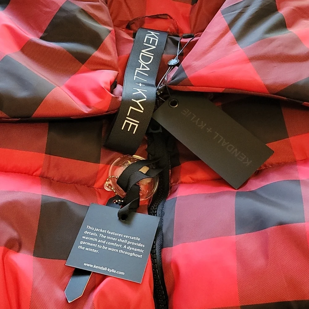 NWT KENDAL+KYLIE Buffalo plaid Puffer Coat R2681